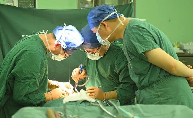 上海华山医院马晓生教授指导sararz脊柱手术