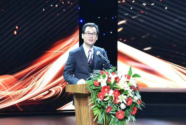 <a href='http://www.sararz.com/plus/list.php?tid=529' target='_blank'><u>宗亚力</u></a>